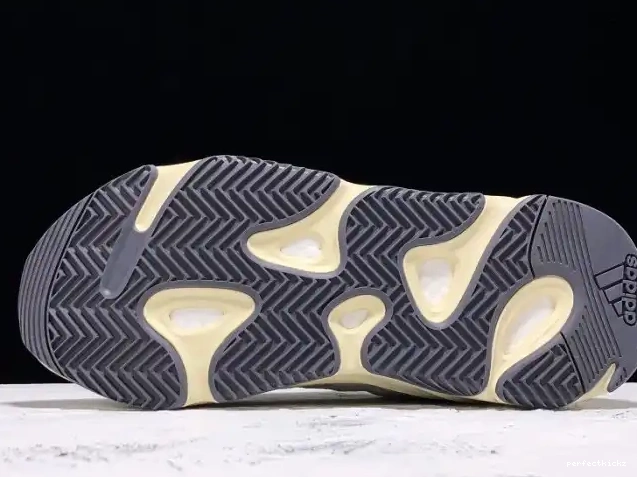 Yeezy Boost 700 EG7596 Analog Adidas 0530